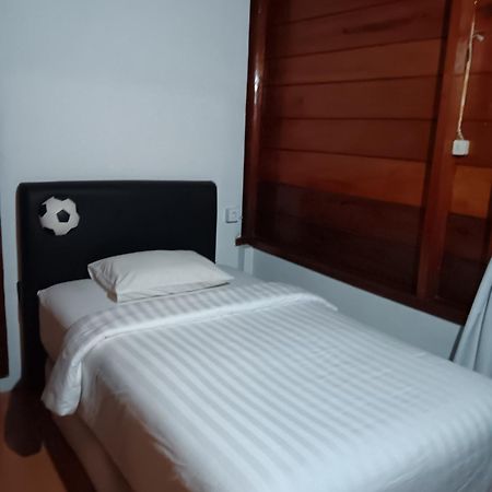Oinan Guest House Tua Pejat ภายนอก รูปภาพ
