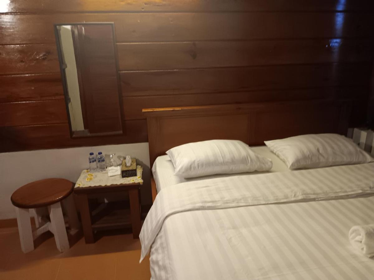 Oinan Guest House Tua Pejat ภายนอก รูปภาพ