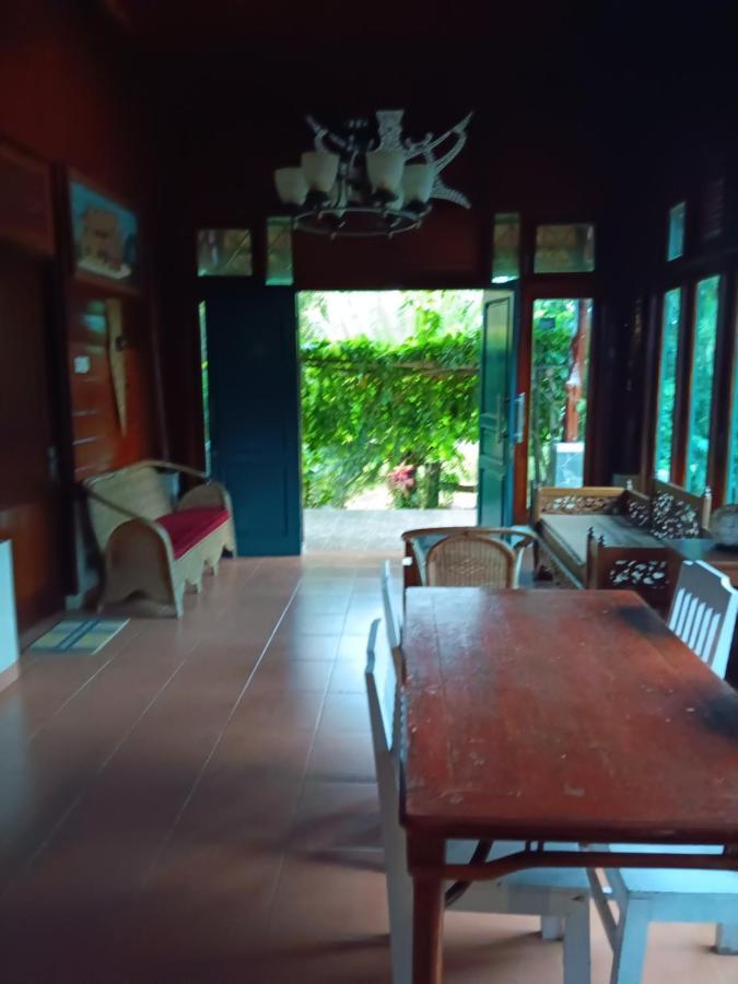 Oinan Guest House Tua Pejat ภายนอก รูปภาพ