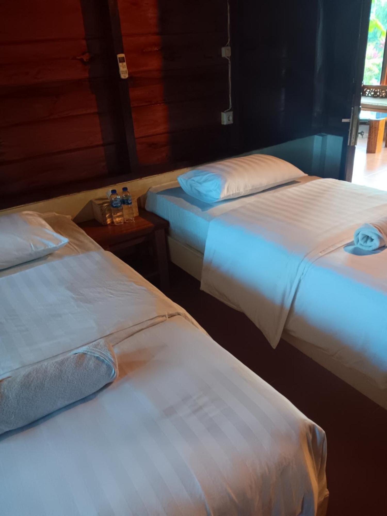 Oinan Guest House Tua Pejat ห้อง รูปภาพ