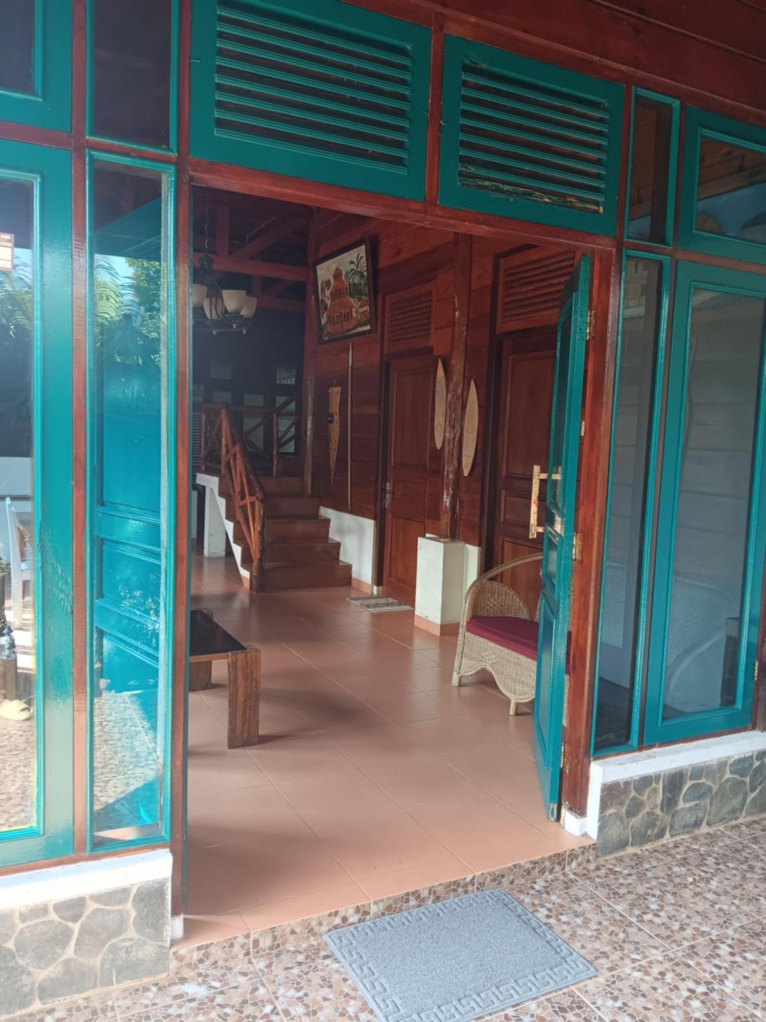 Oinan Guest House Tua Pejat ภายนอก รูปภาพ