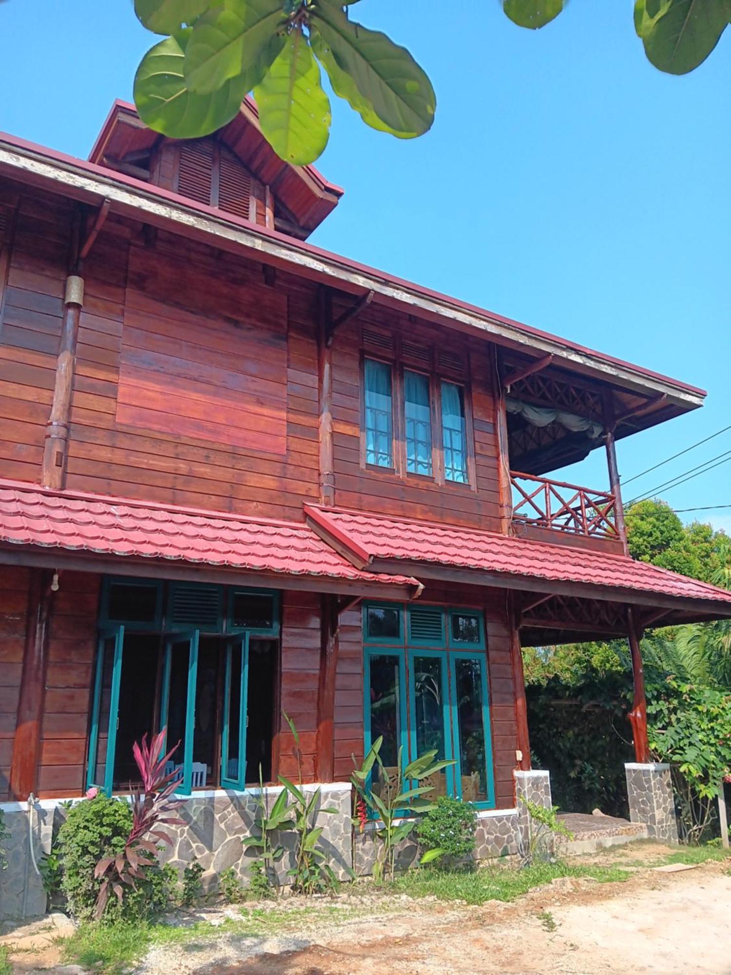 Oinan Guest House Tua Pejat ภายนอก รูปภาพ