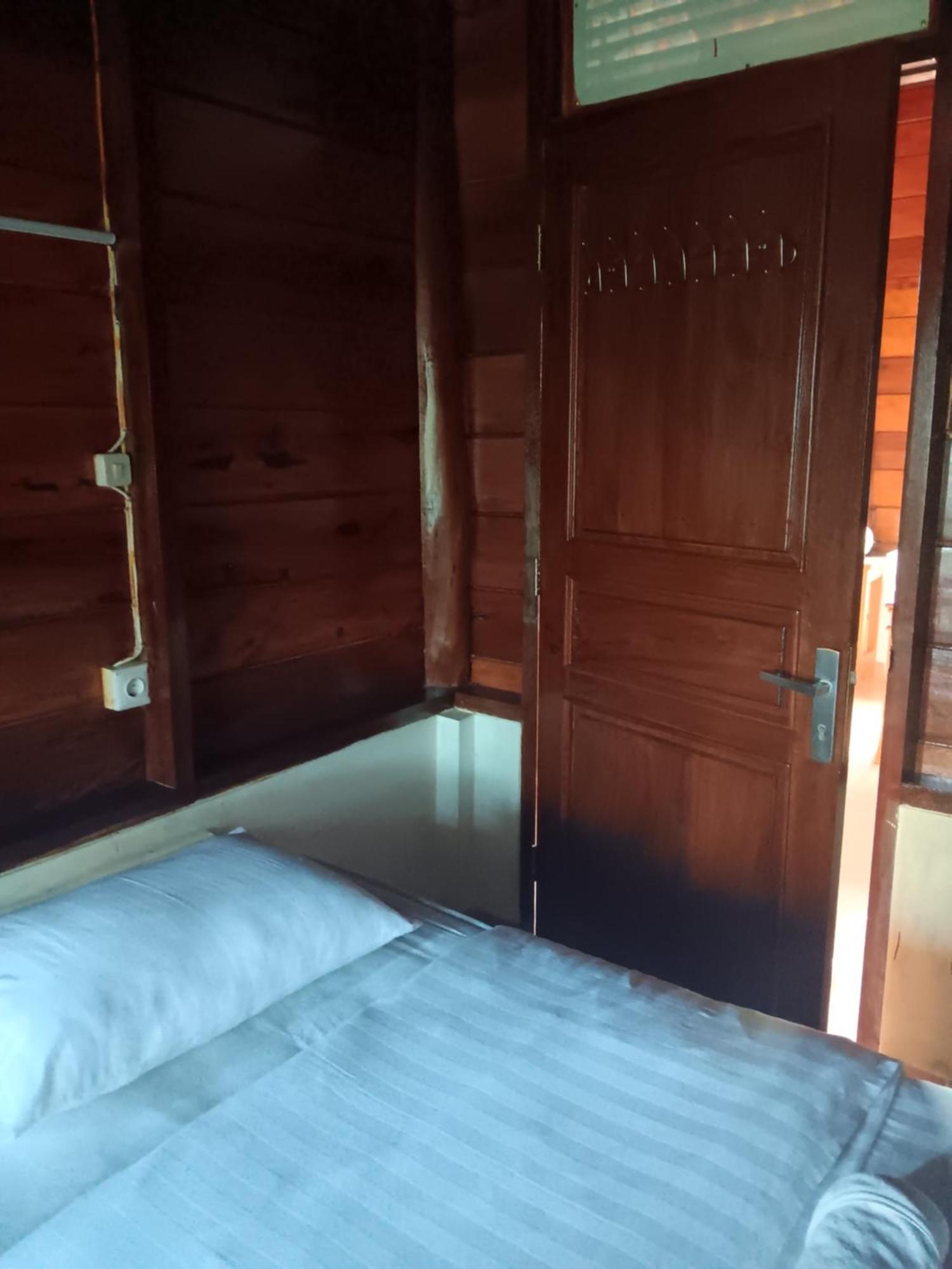 Oinan Guest House Tua Pejat ห้อง รูปภาพ