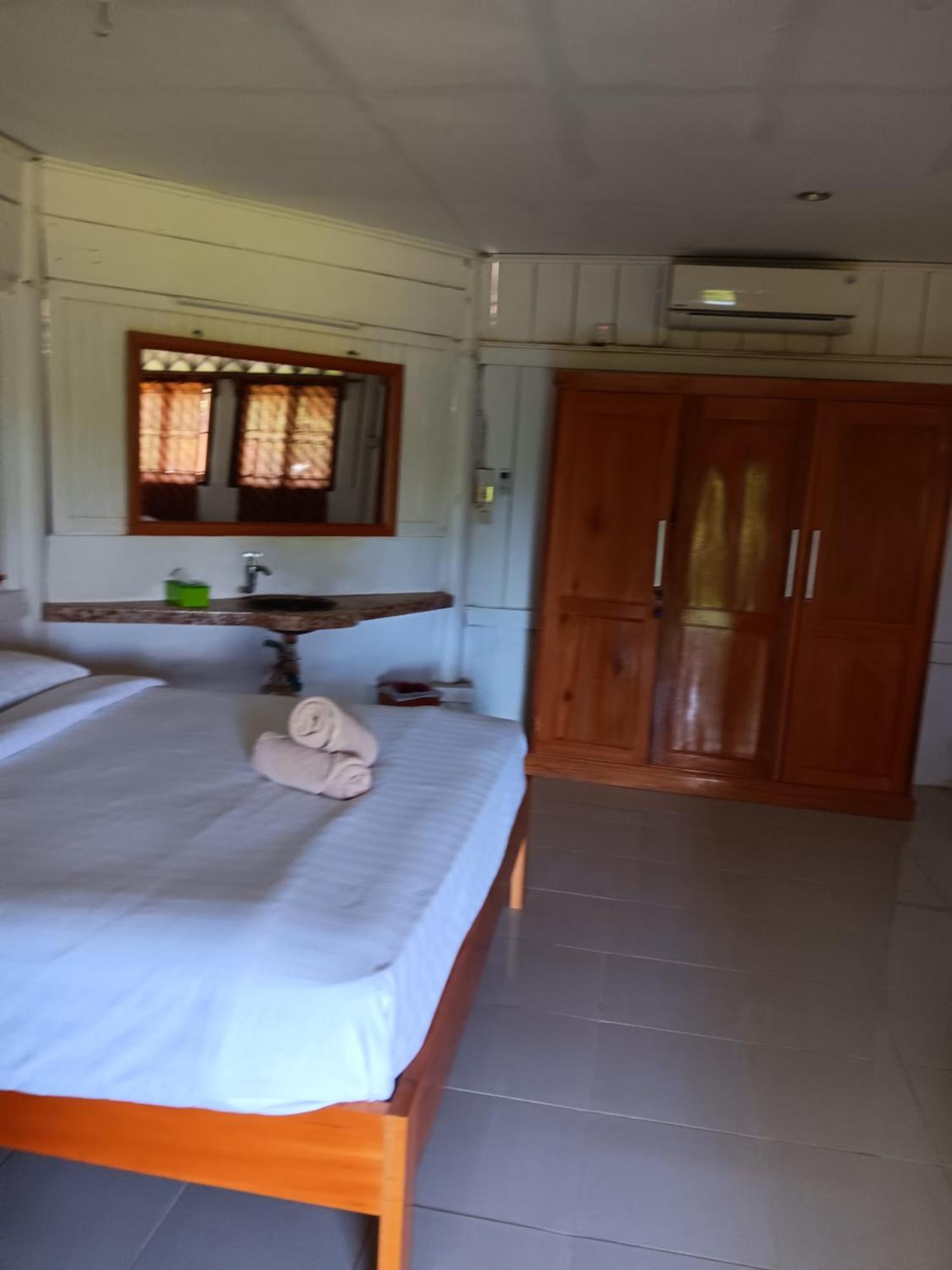 Oinan Guest House Tua Pejat ห้อง รูปภาพ